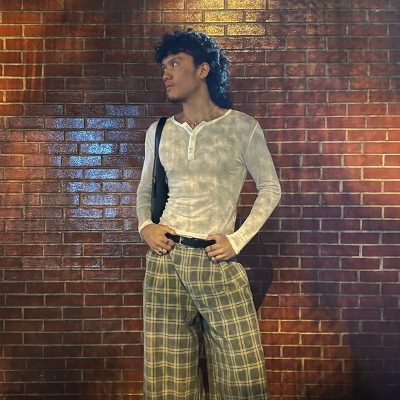 Meet your Posher, Daniel - Picture 2 of 2